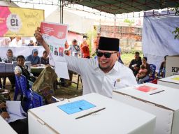 Terapkan Ilmu Hakikat-Teologis, Meski Ada Namanya LaNyalla Pilih Nyoblos Neng Lia. 