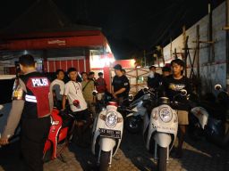 Cegah Perang Sarung Berulang, Polres Blitar Kota Lakukan Patroli Amankan 11 Remaja
