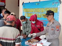 Pastikan Perjalanan Mudik Aman, Polres Ponorogo Gelar Pemeriksaan Kesehatan Sopir