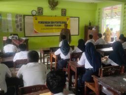 Cegah Hoax dan Bullying, Polres Ngawi Gencar Berikan Binluh ke Sekolah