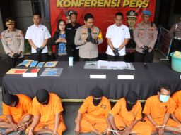 Polres Tulungagung Amankan 10 tersangka Kasus Judi Salah Seorang Diantaranya Selebgram