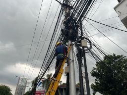 Sinergi PLN Icon Plus dan Pemkot Surabaya Tertibkan Kabel Optik Ilegal untuk Jaga Estetika Kota dan Keandalan Jaringan
