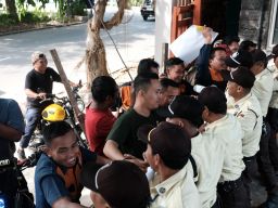 Dengan Semarak Kemerdekaan, PLN UIP JBTB Gelar Simulasi Tanggap Darurat Huru Hara & Teror Bom di Komplek PLN Ketintang