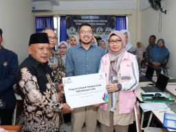 Srikandi PLN UIP JBTB Bekali Siswa dan Guru SDN Kebraon 1 Surabaya Keahlian Coding dan AI