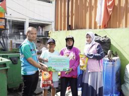 PLN Icon Plus Jatim Dorong Inklusi Sosial Melalui Bantuan Bagi Komunitas Rentan di Surabaya