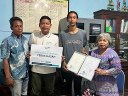 Tebus Ijazah yang Tertahan, YBM PLN UIP JBTB Buka Jalan Baru bagi Tiga Lulusan SMK