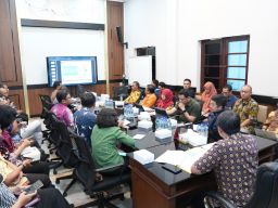 Sambut HUT ke-81 RI: PLN UIP JBTB Perkuat Keandalan Listrik Surabaya Metropolis Lewat Sinergi Bersama Pemkot Surabaya