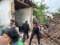 Gercep Polres Jember Bantu Penanganan Akibat Angin Puting Beliung