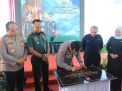 Sambut Hari Bhayangkara ke 77 Kapolda Jatim Salurkan Bantuan Air Bersih dan Bedah Rumah