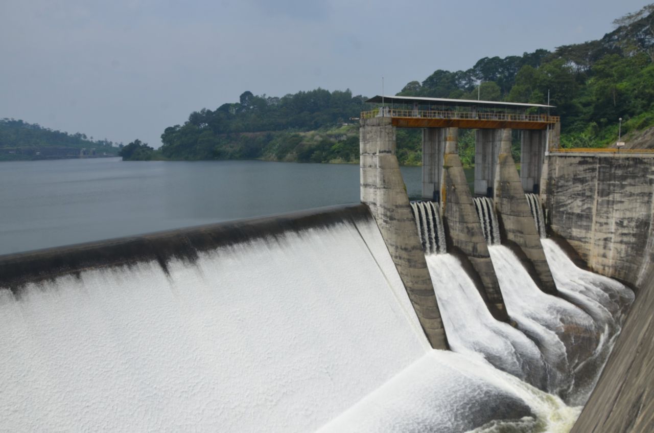 Gandeng ACWA Power, PLN Bangun 2 PLTS Terapung Lagi di Jabar dan Sumbar