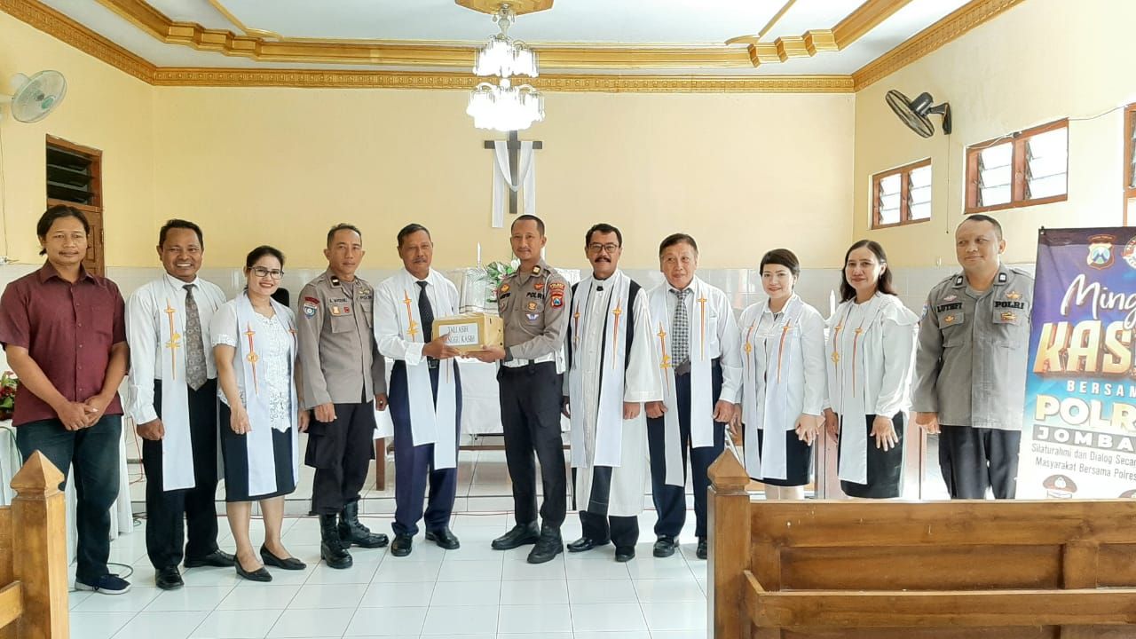 Polres Jombang Gelar Minggu Kasih dengan Jemaat GKJW Capas Ploso Pasamuan Jombang