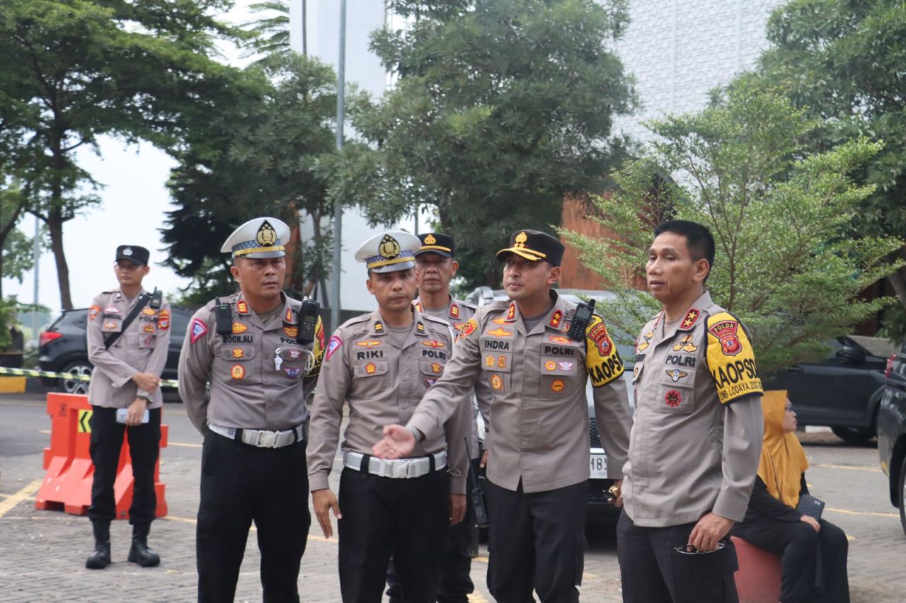 Kapolres Majalengka Dampingi Kapolda Jabar Cek Jalur Mudik dan Pos Pam/Yan di Tol Cipali