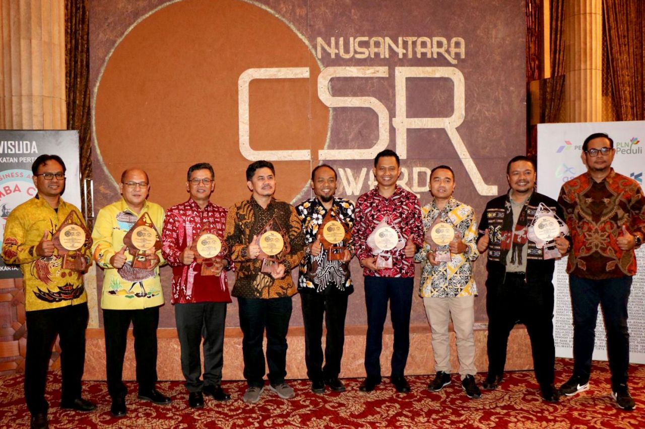 Program TJSL Terbukti Berdampak Positif, Dirut PLN Dinobatkan Jadi Pemimpin Transformasi Bisnis