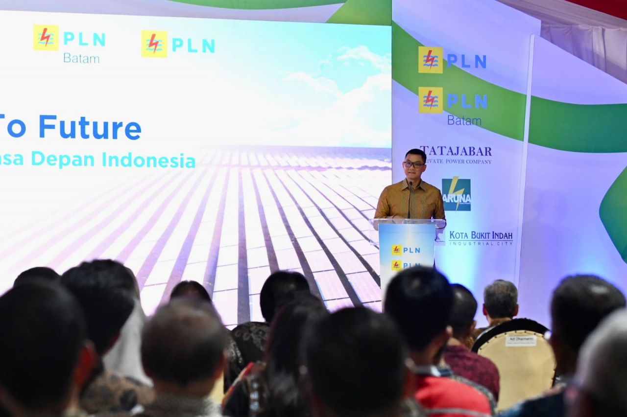 PLN-AHP Resmi Operasikan PLTS _Ground-mounted_ 100 MWp di Kawasan Industri KBI Purwakarta, Terbesar
