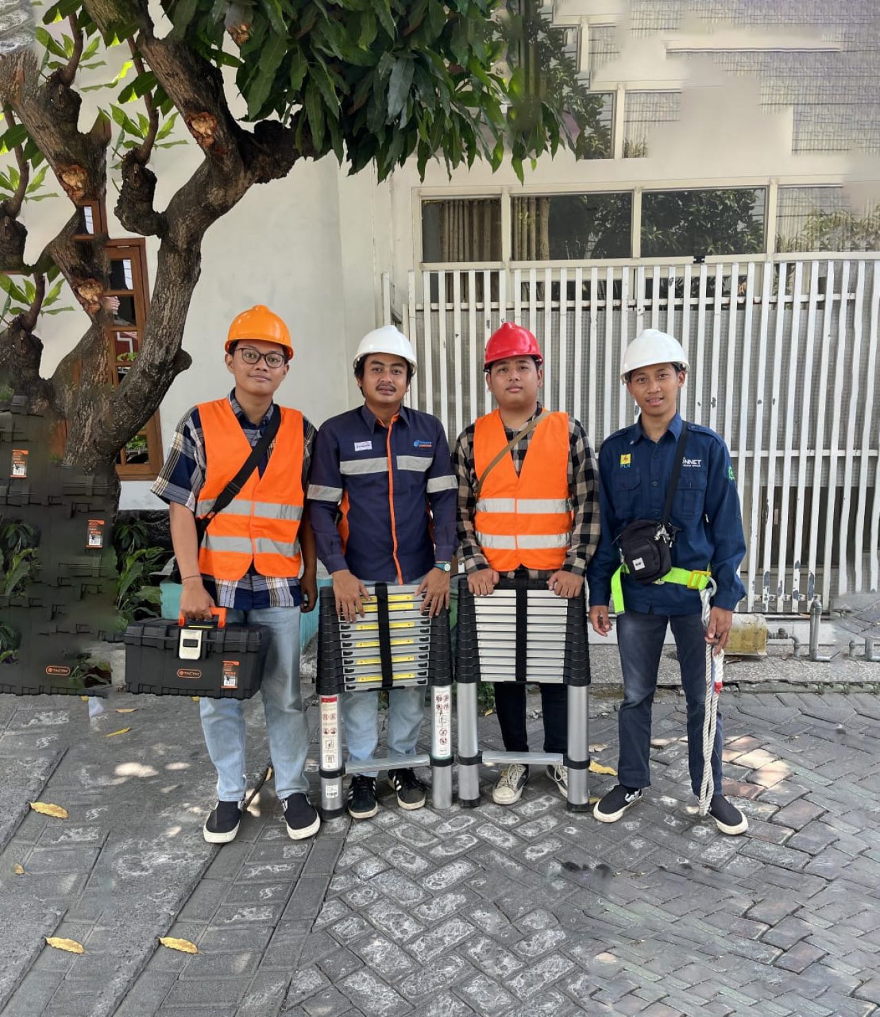 Optimalkan Jaringan di Sidoarjo: PLN Icon Plus Lakukan Cleansing Utilisasi Port dan Perapihan FAT