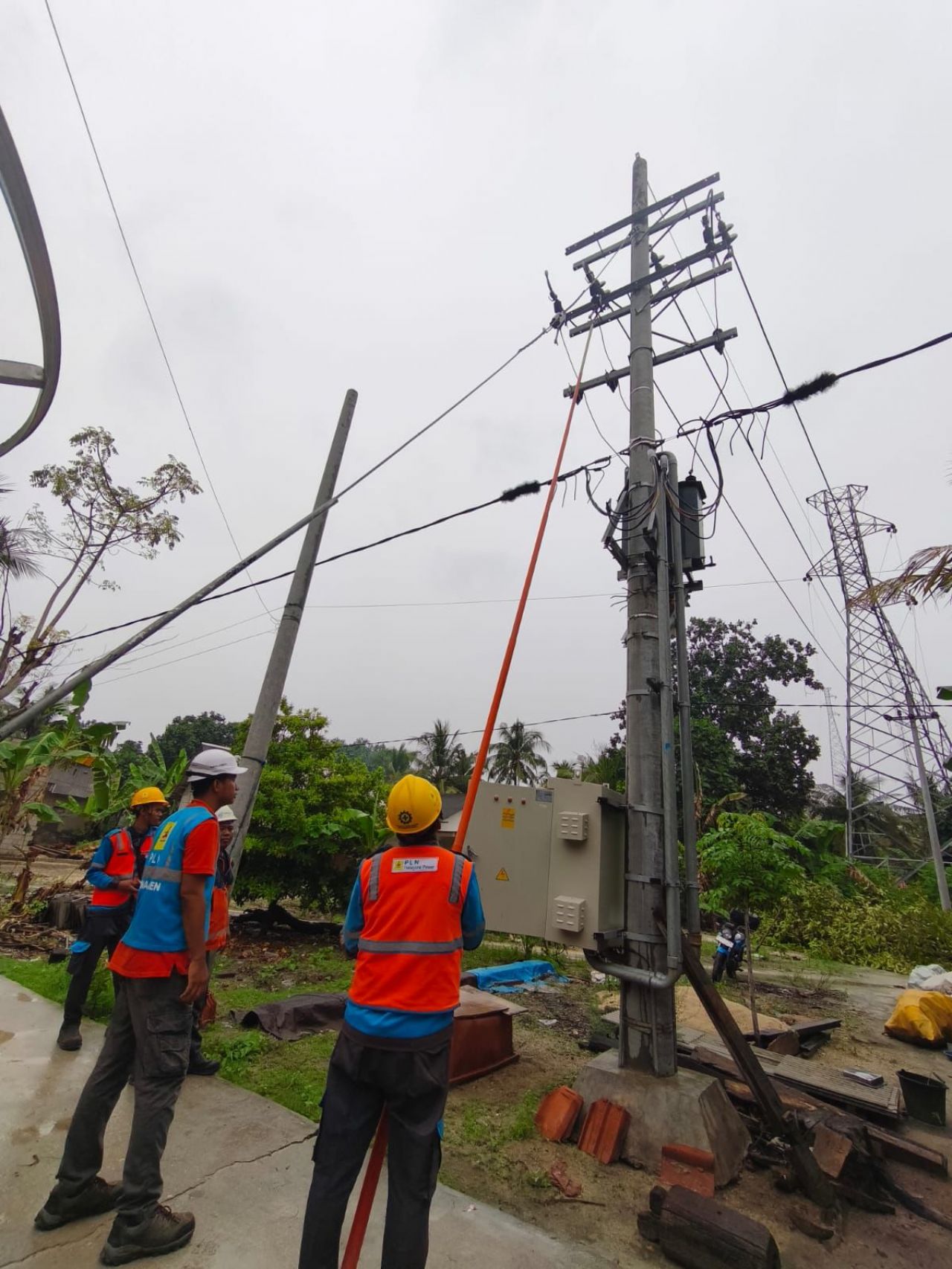 Sambut Tahun Baru, PLN Operasikan Tower 20 KV Kangean-Mamburit