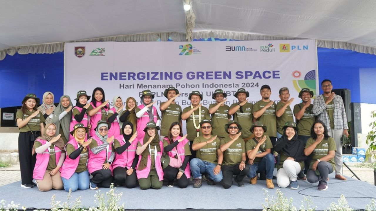 Jelang Nataru, Srikandi PLN UIP JBTB Sukseskan Peringatan Hari Menanam Pohon Indonesia 2024 di Banyuanyar, Boyolali