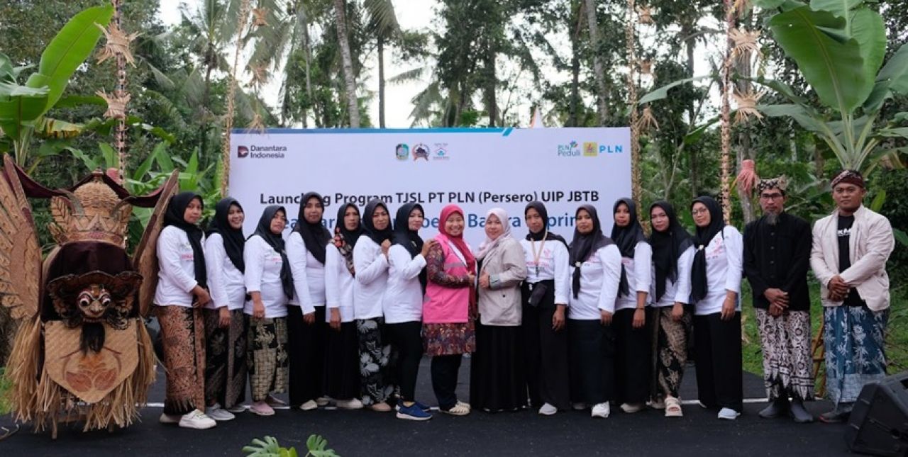 Dengan Semangat Hari Lahir Pancasila, Srikandi PLN UIP JBTB Dukung Peningkatan Literasi Masyarakat Banyuwangi melalui Program TJSL 2025 Mewujudkan Kalipuro Bebas Buta Aksara