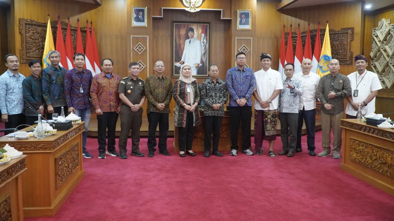 Jelang Peringatan Kemerdekaan Indonesia ke 80 PT PLN (Persero) UIP JBTB Lakukan Audiensi dengan Gubernur Bali