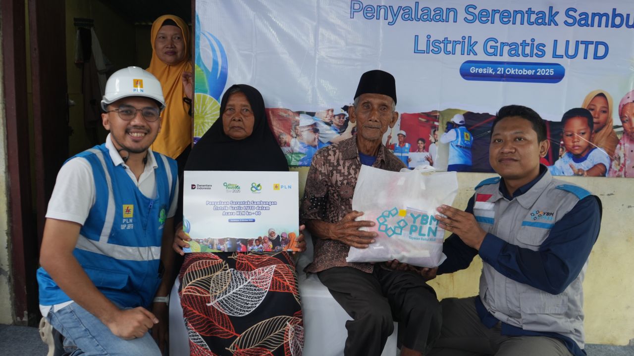 PLN UIP JBTB Nyalakan Harapan Warga Lewat Program “Light Up The Dream”