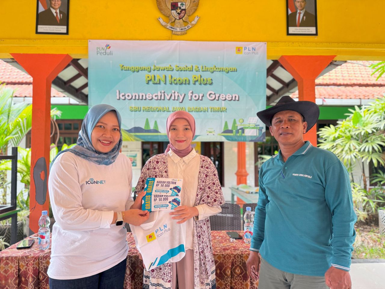 PLN Icon Plus Jatim Gelar Aksi Tanam 100 Pohon dan Apresiasi Pelanggan ICONNET di Sidoarjo