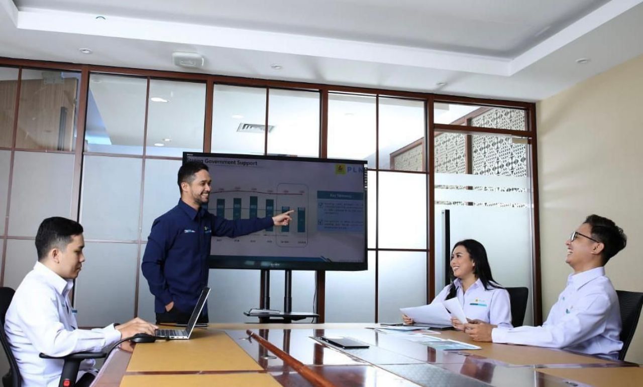 Listrik Untuk Rakyat, PLN Raih Sertifikasi Great Place to Work 2025, Transformasi Organisasi Berbuah Manis