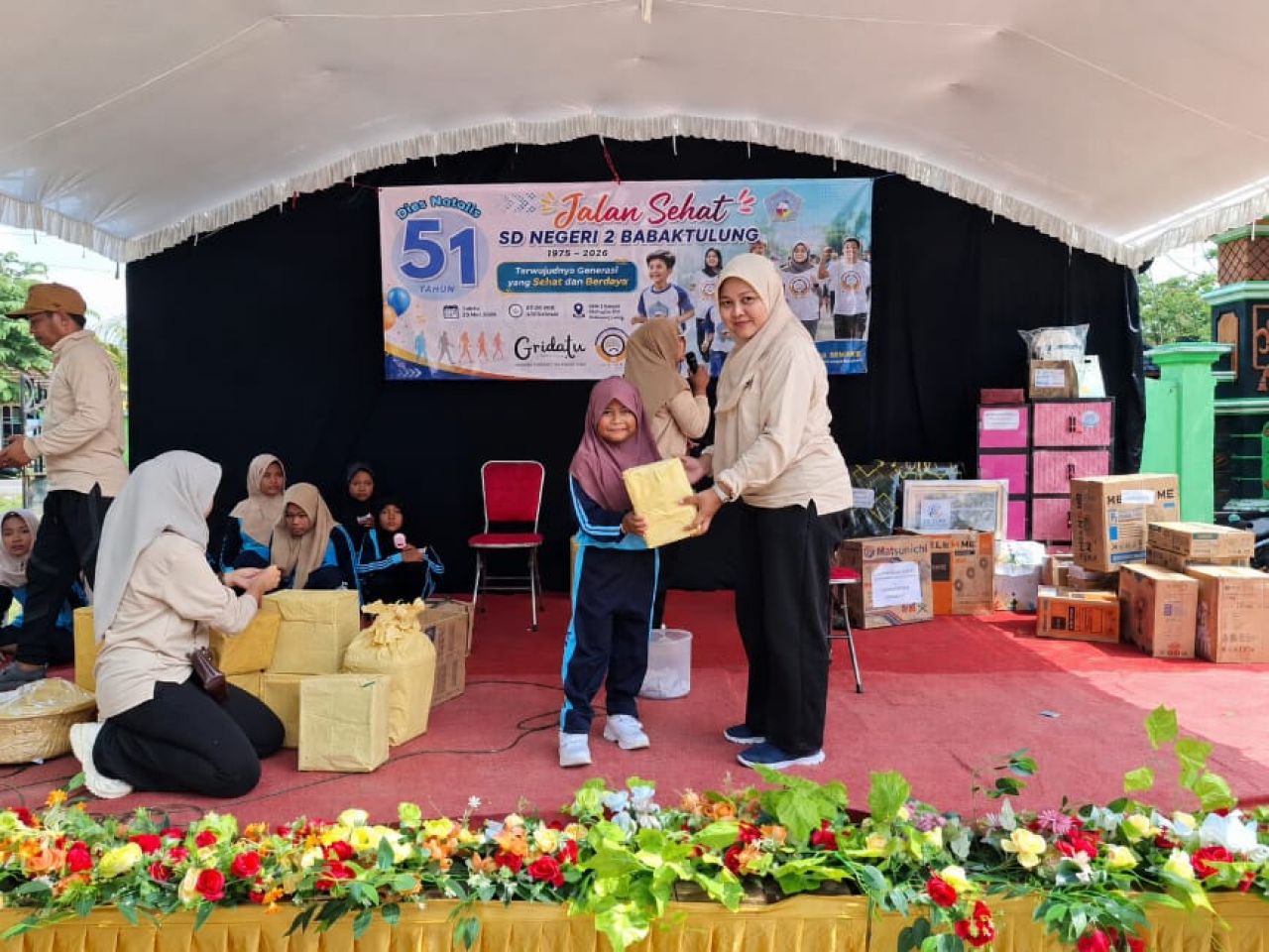 Jalan Sehat HUT ke-51 SDN 2 Babaktulung Wujudkan Generasi Sehat dan Berdaya