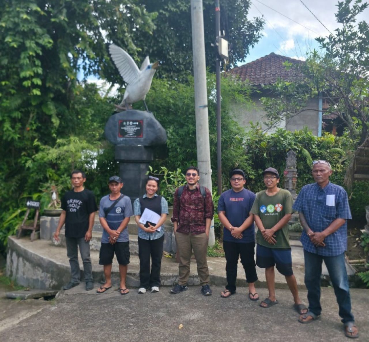 Peringati Hari Keanekaragaman Hayati, PT PLN (Persero) UIP JBTB Salurkan Bantuan TJSL Konservasi Jalak Bali