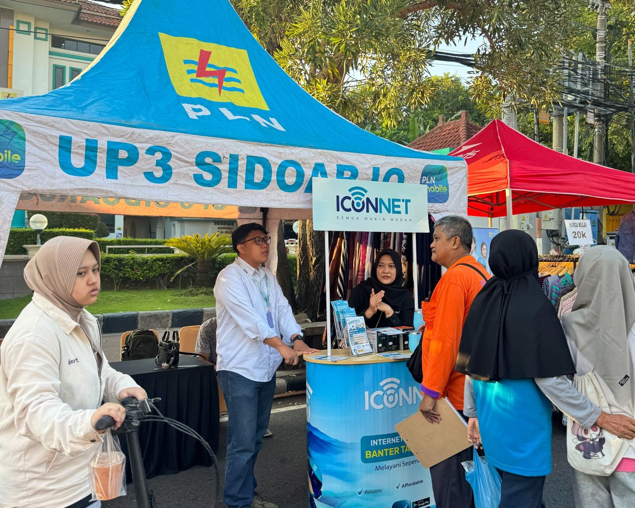 ICONNET Jatim Perkenalkan Promo Gratis Instalasi 6.6 kepada Ribuan Pengunjung Car Free Day Sidoarjo