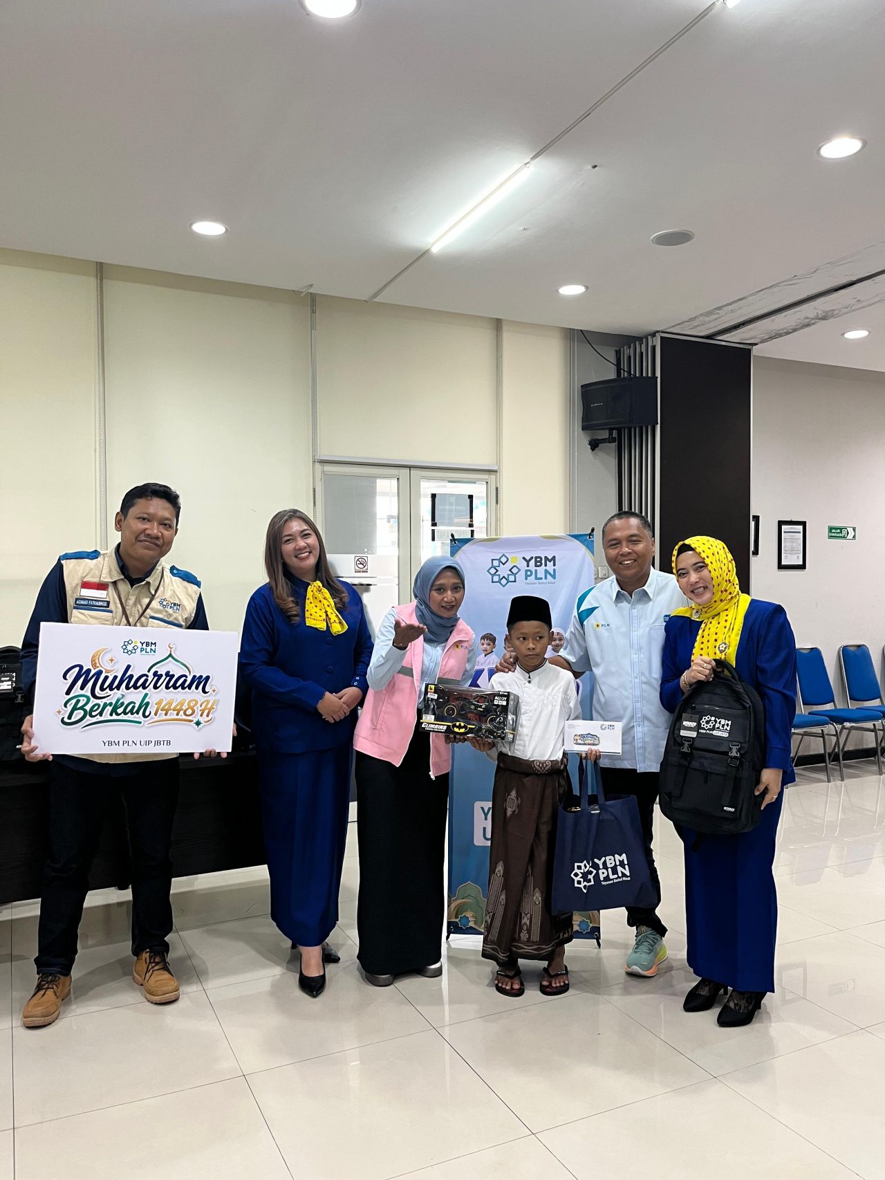 Momentum Muharram 1448 H, YBM PLN UIP JBTB Salurkan Zakat Lewat Program Khitan Sehat dan Kado Muharram