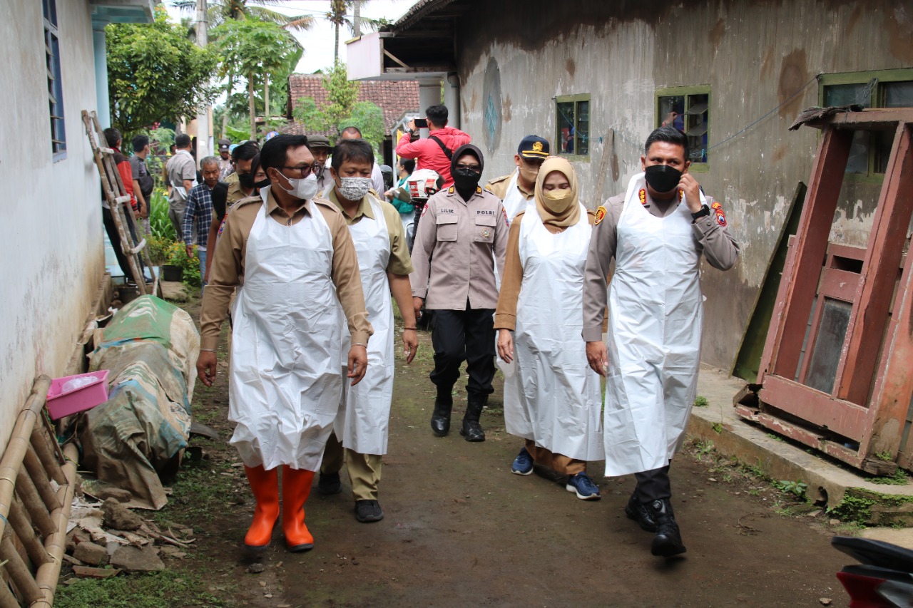 Optimalkan Penanganan PMK Polresta Malang Kota Gelar Vaksinasi Hewan Ternak