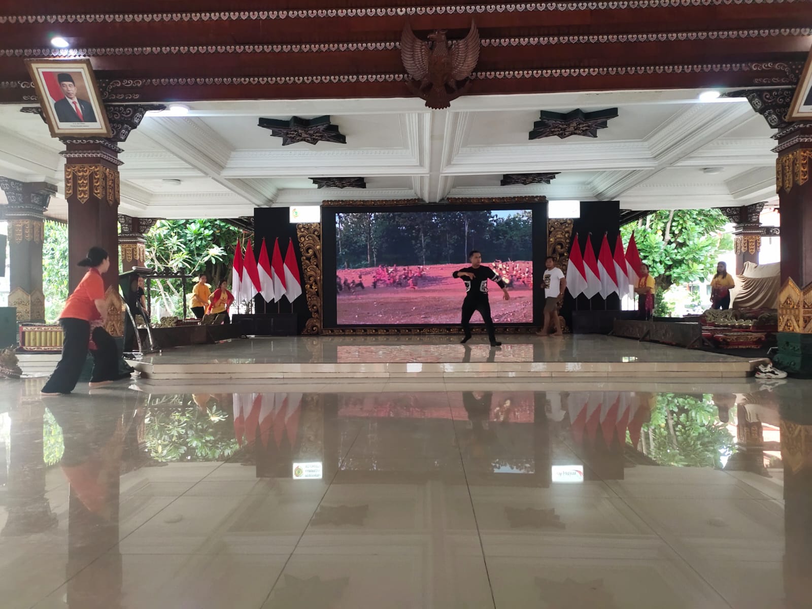 Jelang Malam Puncak Gebyar Harmoni Nusantara, Perwakilan Polres Mojokerto Geber Latihan