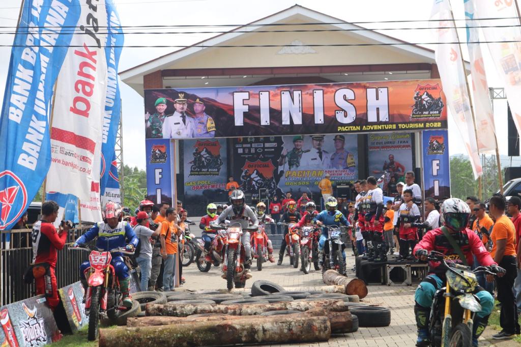 Ribuan Crosser Padati Wilayah Hukum Polres Pacitan di PAT 75 Kilometer dan 60 Kilometer