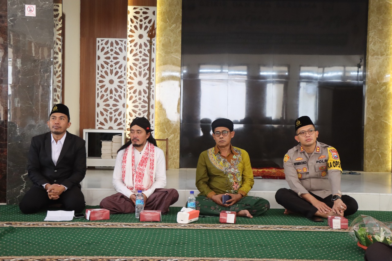 Polres Bondowoso Gelar Dzikir dan Doa Bersama Ulama untuk Korban Tragedi Kanjuruhan