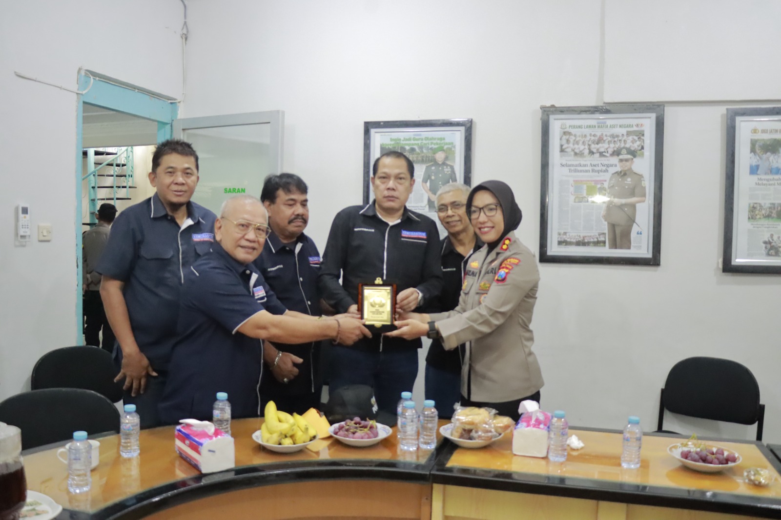Pererat Silaturahmi, Kapolres Pelabuhan Tanjung Perak Kunjungi Kantor Memorandum Ketintang