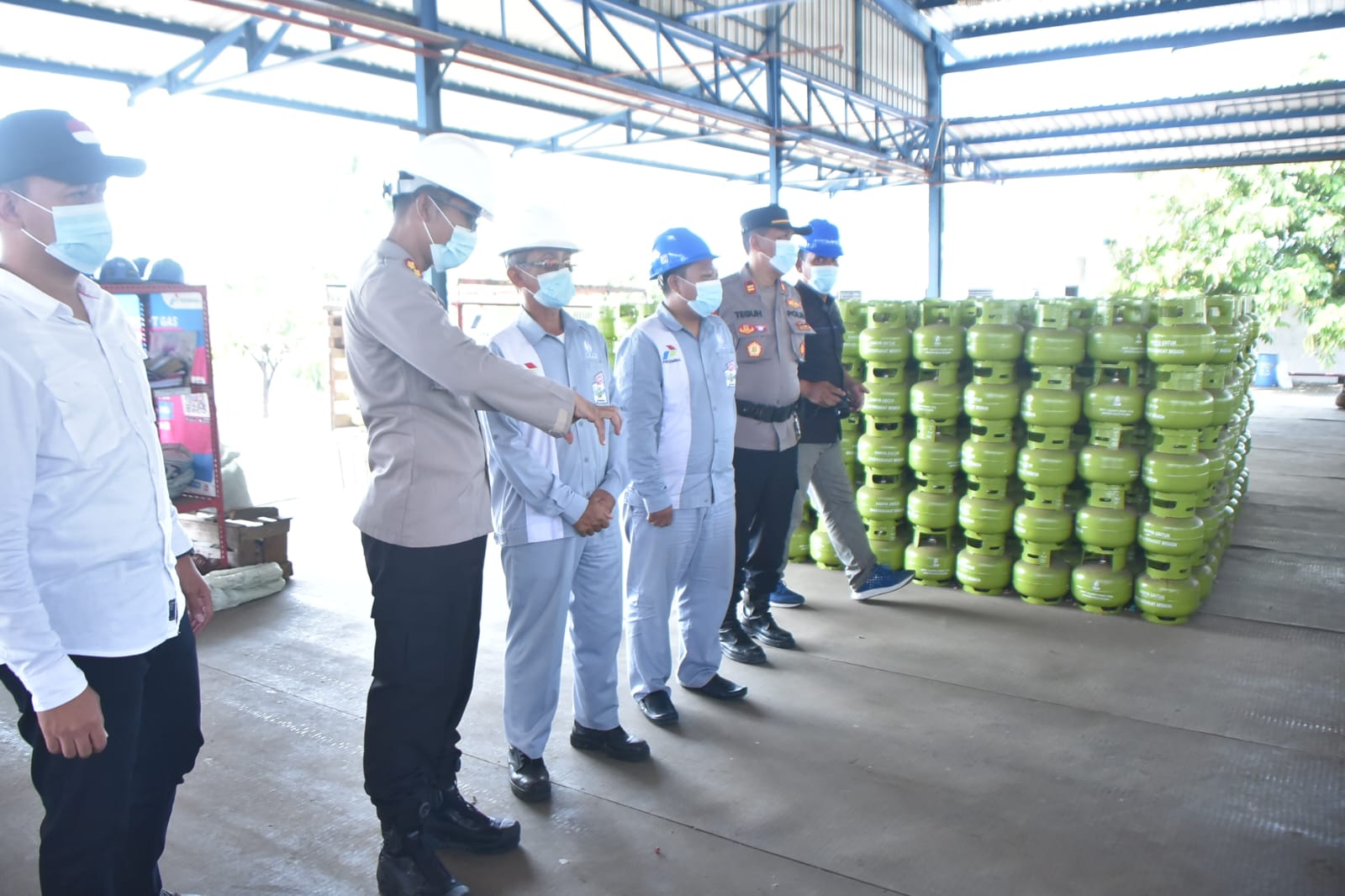 Polres Situbondo Terjunkan Polisi RW Respon Kelangkaan Gas Melon Bersubsidi