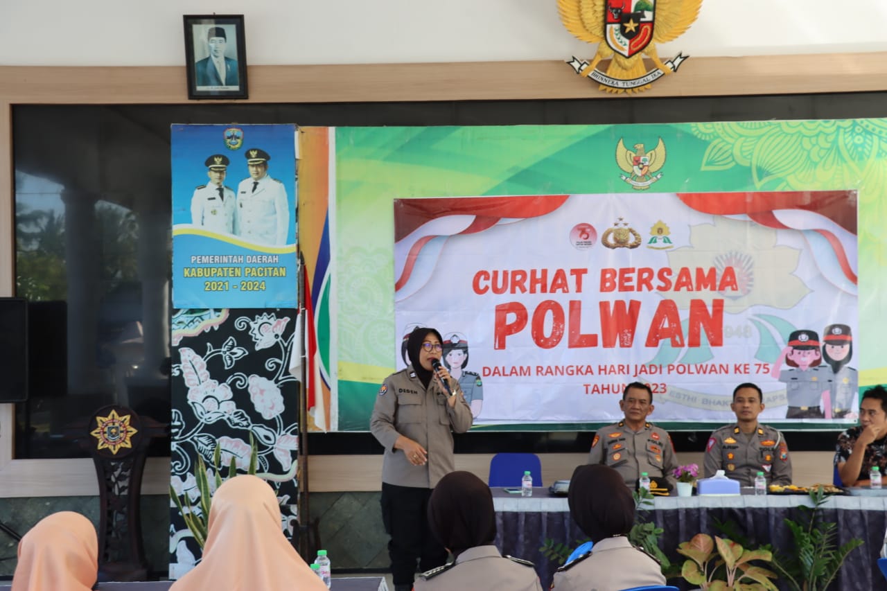 Curhat Bersama Polwan, Kaum Emak &ndash; emak di Pacitan Diberikan Wawasan Tata Krama Berlalulintas