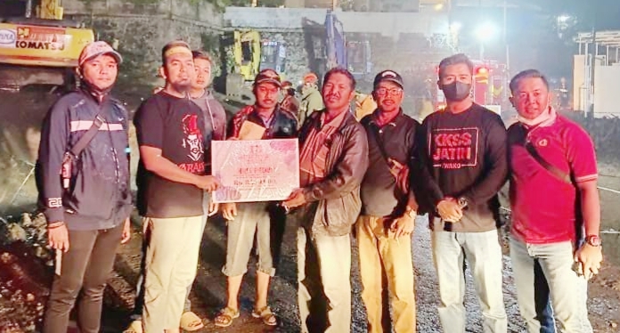 Warga Perantau Sulawesi Selatan Melalui KKSS Salurkan Bantuan Peduli Korban Bencana Banjir Kota Batu